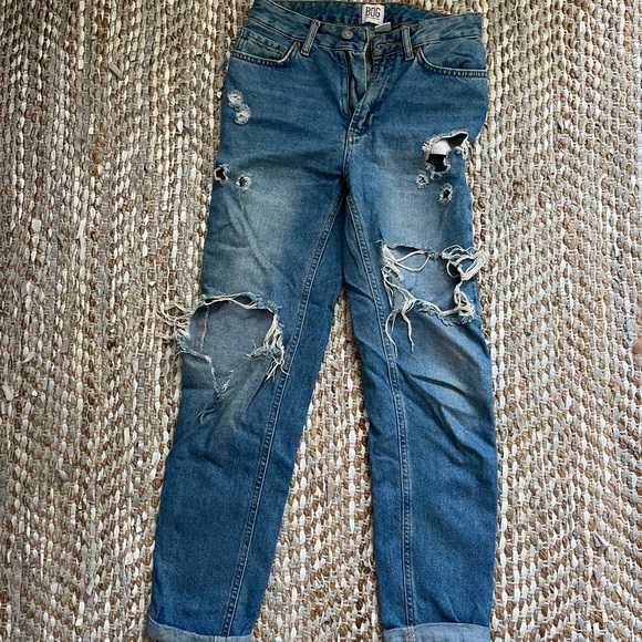 BDG Ripped Mom High Rise Jeans - Picture 2 of 3